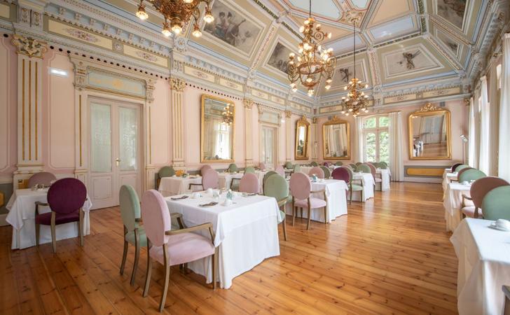 Hall of mirrors Blau Hotel Las Caldas Asturias Hall of mirrors Blau Hotel Las Caldas Asturias